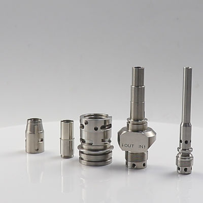 Gümüş Yüksek Hassasiyetli CNC İşleme Parçaları Eloksal CNC Torna Freze Parçaları